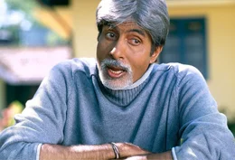 Raj Cauhan (Amitabh Bachchan)  +++ Die Verwendung des sendungsbezogenen Materials ist nur mit dem Hinweis und Verlinkung auf RTL+ gestattet. +++