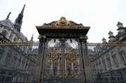 Auf der &Icirc;le de la Cit&eacute; gibt es einen Palast, dessen Urteile die Macht haben, eine ganze Gesellschaft zu verwandeln ...