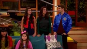 v.li.: Darcy Wong (Haley Tju), Nora Thunderman (Addison Riecke), Phoebe Thunderman (Kira Kosarin), Barbara "Barb" Thunderman (Rosa Blasi), Max Thunderman (Jack Griffo)