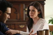 Clark Kent (Tyler Hoechlin, l.); Lois Lane (Bitsie Tulloch, r.)