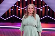 Comedian Caroline Frier. Die Verwendung des sendungsbezogenen Materials ist nur mit dem Hinweis und Verlinkung auf RTL+ gestattet. Comedian Caroline Frier. Die Verwendung des sendungsbezogenen Materials ist nur mit dem Hinweis und Verlinkung auf RTL+ gestattet.