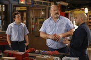 (v.l.n.r.) Georgie Cooper (Montana Jordan); Jim McAllister (Will Sasso); Ruben (Jessie Prez) (v.l.n.r.) Georgie Cooper (Montana Jordan); Jim McAllister (Will Sasso); Ruben (Jessie Prez)