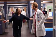 (l-r) S. Epatha Merkerson als Sharon Goodwin, Nick Gehlfuss als Will Halstead