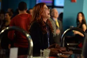 Als der erfolgreiche Fruchtbarkeitsmediziner Dr. Karl Forster vermisst wird, muss Laura (Debra Messing) alles geben, um ihn zu finden ...