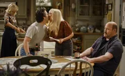 (v.l.n.r.) Audrey McAllister (Rachel Bay Jones); Georgie Cooper (Montana Jordan); Mandy McAllister (Emily Osment); Jim McAllister (Will Sasso) (v.l.n.r.) Audrey McAllister (Rachel Bay Jones); Georgie Cooper (Montana Jordan); Mandy McAllister (Emily Osment); Jim McAllister (Will Sasso)