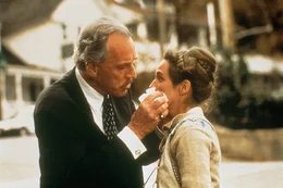 Max von Sydow als Leland Gaunt, Amanda Plummer als Nettie Cobb