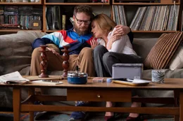 Fred Flarsky (Seth Rogen, l.); Charlotte Field (Charlize Theron, r.)