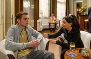 Leo (Aurel Klug, l.) gesteht Lale (Yeliz Simek, r.), dass kaum noch Hoffnung besteht, dass er wieder als Profi spielen kann. Leo (Aurel Klug, l.) gesteht Lale (Yeliz Simek, r.), dass kaum noch Hoffnung besteht, dass er wieder als Profi spielen kann.