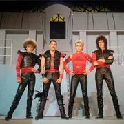 Queen (v.l.): Bassist John Deacon, Sänger Freddie Mercury, Schlagzeuger Roger Taylor, Gitarrist Brian May. Queen (v.l.): Bassist John Deacon, Sänger Freddie Mercury, Schlagzeuger Roger Taylor, Gitarrist Brian May.