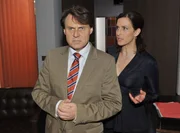 Katrin (Ulrike Frank) versucht Gerners (Wolfgang Bahro) blinden Aktionismus zu stoppen.