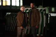 Oskar (Joey Altmann, l.) und Leon (Daniel Fehlow) +++ Die Verwendung des sendungsbezogenen Materials ist nur mit dem Hinweis und Verlinkung auf RTL+ gestattet. Oskar (Joey Altmann, l.) und Leon (Daniel Fehlow) +++ Die Verwendung des sendungsbezogenen Materials ist nur mit dem Hinweis und Verlinkung auf RTL+ gestattet.
