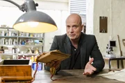Wer schreibt bleibt: Moderator Christian Berkel findet heraus, dass nicht allen historischen Dokumenten zu trauen ist.