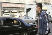 Marshall (Jason Segel, r.) hat es nicht leicht, er muss sich nämlich entscheiden, ob er von Jeff Coatsworth (John Cho, l.) ein Jobangebot annehmen möchte ... Marshall (Jason Segel, r.) hat es nicht leicht, er muss sich nämlich entscheiden, ob er von Jeff Coatsworth (John Cho, l.) ein Jobangebot annehmen möchte ...