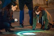 Versuchen alles, um den gef&auml;hrlichen Copkiller zu stoppen: Watson (Lucy Liu, l.) und Kitty (Ophelia Lovibond, r.) ...