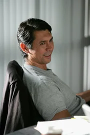 Bei der Aufkl&auml;rung ihrer Gewalttaten arbeitet Don und sein Team wieder mit Agent Edgerton (Lou Diamond Phillips) zusammen, der das P&auml;rchen quer durch das Land verfolgt ...