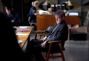 Kommissar Wallander grübelt über einem schweren Fall. Kommissar Wallander grübelt über einem schweren Fall.
