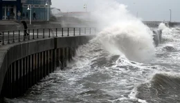 Unberechenbar: Im Herbst verwandeln St&uuml;rme die Nordsee in ein tosendes Meer.