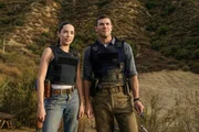 Special Agent Lala Dominguez (Mariel Molino, l.); Special Agent Leroy Jethro Gibbs (Austin Stowell, r.) Special Agent Lala Dominguez (Mariel Molino, l.); Special Agent Leroy Jethro Gibbs (Austin Stowell, r.)