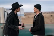 Michael Guerin (Michael Vlamis, l.); Alex Manes (Tyler Blackburn, r.)