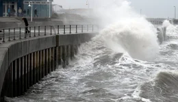 Unberechenbar: Im Herbst verwandeln St&uuml;rme die Nordsee in ein tosendes Meer.