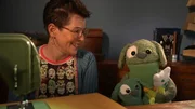 Schneiderin Frau Marzi hat Knolle ein Kuscheltier gen&auml;ht.
