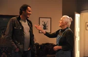 Selbst die Uri ist begeistert von Schauspieler Hansi Kraus. Von links: Hansi Kraus (Thomas Ohrner) und Theresa Brunner (Ursula Erber).