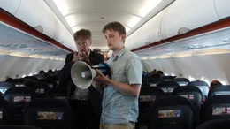 Jan Henrik Stahlberg als Mux (l.) Jan Henrik Stahlberg als Mux (l.)