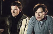 Ein ernstes Wort unter Freunden: Oliver (Patrik Fichte, l.) und Matthias (Andreas Hutzel, r.).