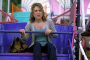 Weil Monk wegen seiner H&ouml;henangst nicht selbst in das Riesenrad steigen kann, um den M&ouml;rder zu stellen, muss Sharona (Bitty Schram) das &uuml;bernehmen.