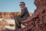 Special Agent Sylvia Washington (Jenna Elfman)