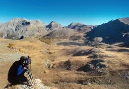 Auf 2.500 H&ouml;henmetern wirken die provencalischen Alpen wie eine Hochgebirgsstreppe.