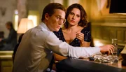 Der Journalist David Burger (Alexander Fehling) lernt in dem Genfer Hotel "Beau Rivage" die Fotografin Giselle Neumayer (Antje Traue) kennen.