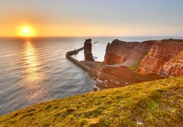 Einzigartige Lage: Helgoland liegt im Zentrum der Deutschen Bucht und ist im Fr&uuml;hjahr und Herbst f&uuml;r viele Zugv&ouml;gel ein lebenswichtiger Rastplatz.