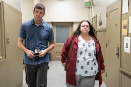 Special Agent Leroy Jethro Gibbs (Austin Stowell, l.); Ruth (London Garcia, r.)