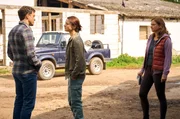 Anne (Henriette Richter-Röhl) missfällt, dass Jelle Mulder (Tobias van Dieken) jetzt für Corinna (Ines Lutz, re.) arbeitet. Anne (Henriette Richter-Röhl) missfällt, dass Jelle Mulder (Tobias van Dieken) jetzt für Corinna (Ines Lutz, re.) arbeitet.