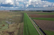 Feld in Belgien: Zunehmende Flächennutzung laugt die Böden aus. Feld in Belgien: Zunehmende Flächennutzung laugt die Böden aus.