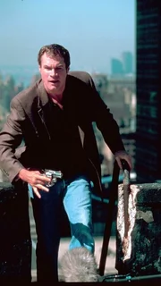 Detective John Hawkins (David Keith) unterstützt seine alten Kollegen von der Special Victims Unit, um den Soho-Würger erneut hinter Gitter zu bringen. Detective John Hawkins (David Keith) unterstützt seine alten Kollegen von der Special Victims Unit, um den Soho-Würger erneut hinter Gitter zu bringen.