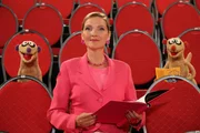 Jan & Henry helfen der Ballettlehrerin (Susanne P&auml;tzold) bei einem Problem.