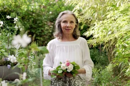 Christina Uhde ist mit der Gestaltung ihres Stadtgartens eine gr&uuml;ne Oase mitten in der Stadt gelungen.