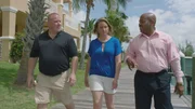 Um über den Winter vom Vorort von Chicago ins Warme zu entkommen, suchen der Chirurg Ryan und OP-Schwester Jackie nach einem tropischen Rückzugsort auf der Insel Grand Bahama. Sie hoffen, sich im Paradies unter blauem Himmel und Palmen von ihrem stressigen Alltag im Operationssaal erholen zu können. Um über den Winter vom Vorort von Chicago ins Warme zu entkommen, suchen der Chirurg Ryan und OP-Schwester Jackie nach einem tropischen Rückzugsort auf der Insel Grand Bahama. Sie hoffen, sich im Paradies unter blauem Himmel und Palmen von ihrem stressigen Alltag im Operationssaal erholen zu können.