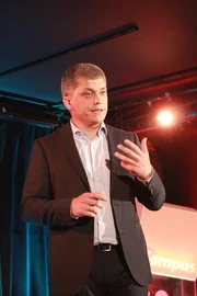 Prof. Dr. Oliver Alexy bei Campus Talks. Prof. Dr. Oliver Alexy bei Campus Talks.