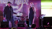 Direkt hinter der chilenischen Grenze werden die Kellys mit dem Tod konfrontiert. In Santiago de Chile erlebt die Familie deutsche Kultur am anderen Ende der Welt und ein performt im ber&uuml;hmten Hardrock Caf&eacute;.