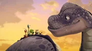 Dank der vier kleinen Dinos ist Ayati wieder auf den Beinen. so ein Gl&uuml;ck! Die Verwendung des sendungsbezogenen Materials ist nur mit dem Hinweis und Verlinkung auf RTL+ gestattet.