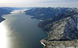Der Kooteney See liegt am Fu&szlig;e des kanadischen Schwarzwalds. Hier lebt der einzigartige Kokany Lachs, ein S&uuml;&szlig;wasserlachs.