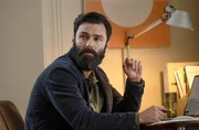 Er hat einen Verdacht: O'Loughlin (Aidan Turner) recherchiert. Er hat einen Verdacht: O'Loughlin (Aidan Turner) recherchiert.