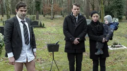 Dina und Michael, er Arzt, sie Schauspielerin, sind eigentlich gl&uuml;cklich in ihrer Beziehung, bis Michael beginnt, laut &uuml;ber eine Trennung nachzudenken. Die Frage &bdquo;K&ouml;nnten wir nicht gl&uuml;cklicher sein als in dieser Konstellation?&ldquo; steht im Raum. Aber Dina sagt: &bdquo;N&ouml;.&ldquo; - Matthias (Andreas D&ouml;hler), Dina (Anna Br&uuml;ggemann), Michael (Alex Khuon) und Gertrud (Isolde Barth, v.l.n.r.).