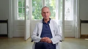 Prof. Dr. Andreas Michalsen sieht unseren Körper als komplexes Wunderwerk. Prof. Dr. Andreas Michalsen sieht unseren Körper als komplexes Wunderwerk.