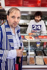WESTDEUTSCHER RUNDFUNK K&Ouml;LN Das wirklich wahre Leben. Das wirklich wahre Leben in der Eppendorfer Grillstation mit Dittsche (Olli Dittrich, l) und Wirt Ingo (Jon Flemming)