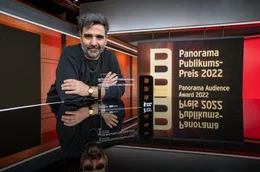 Autor und Regisseur Cem Kaya mit dem Panorama Publikumspreis 2022: Der Regisseur dokumentiert in seinem Film &bdquo;Songs of Gastarbeiter - Liebe, D-Mark und Tod&ldquo; auf eine ganz besondere Art 60 Jahre migrantische Alternativkultur.