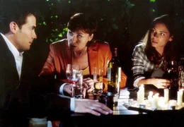 04.03) um 10:30 Uhr im Ersten. Noch scheint die Welt zwischen Maria (Thekla Carola Wied), ihrem Sohn Niklas (Thorsten Grasshoff) und dessen Freundin Melanie (Katja Woywood) in Ordnung.